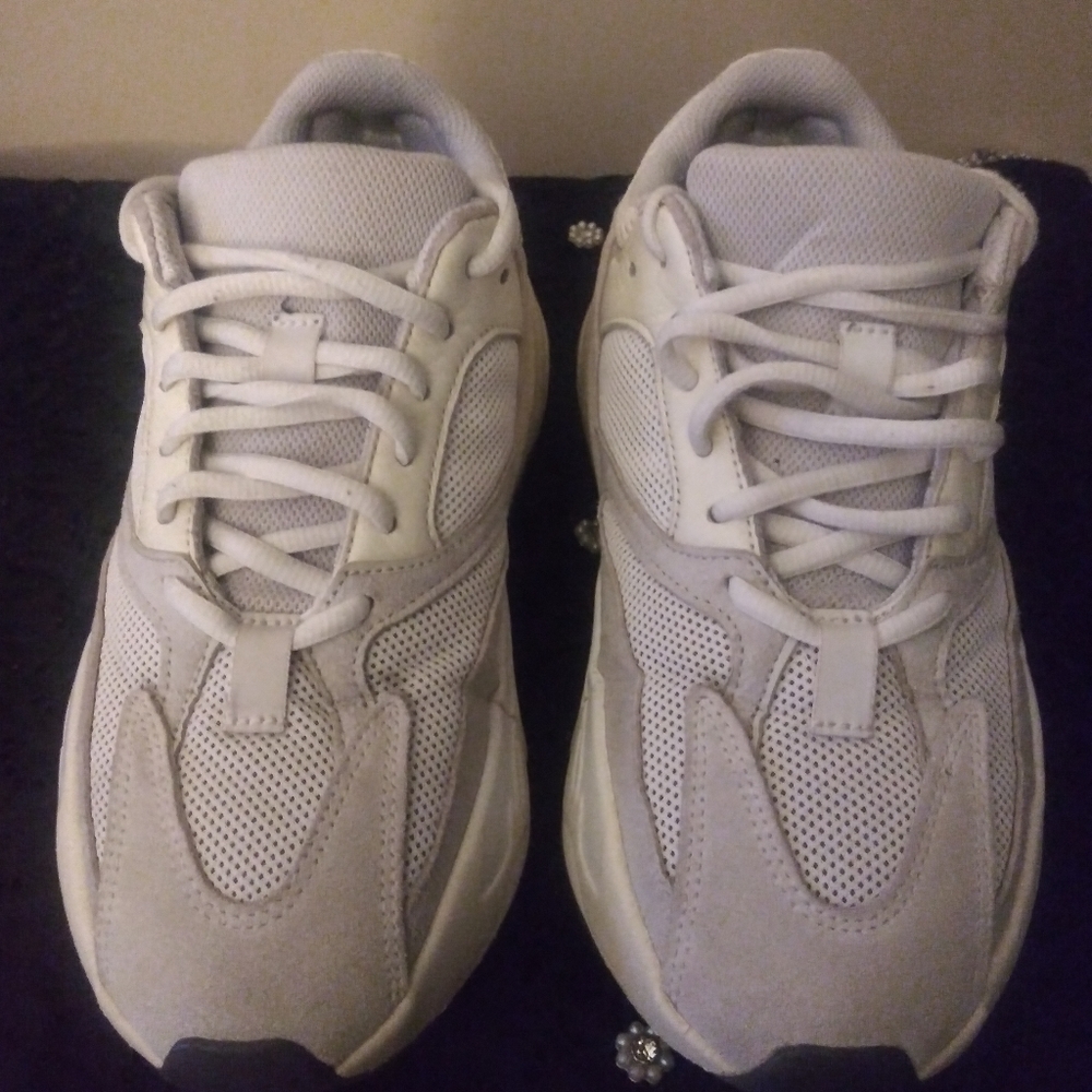 Yeezy 700 Analog